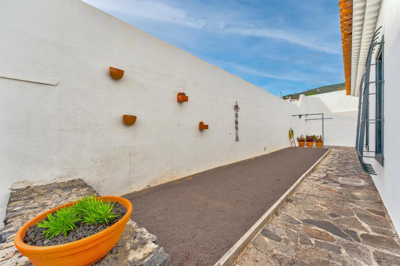 Charming With Private And Heated Pool